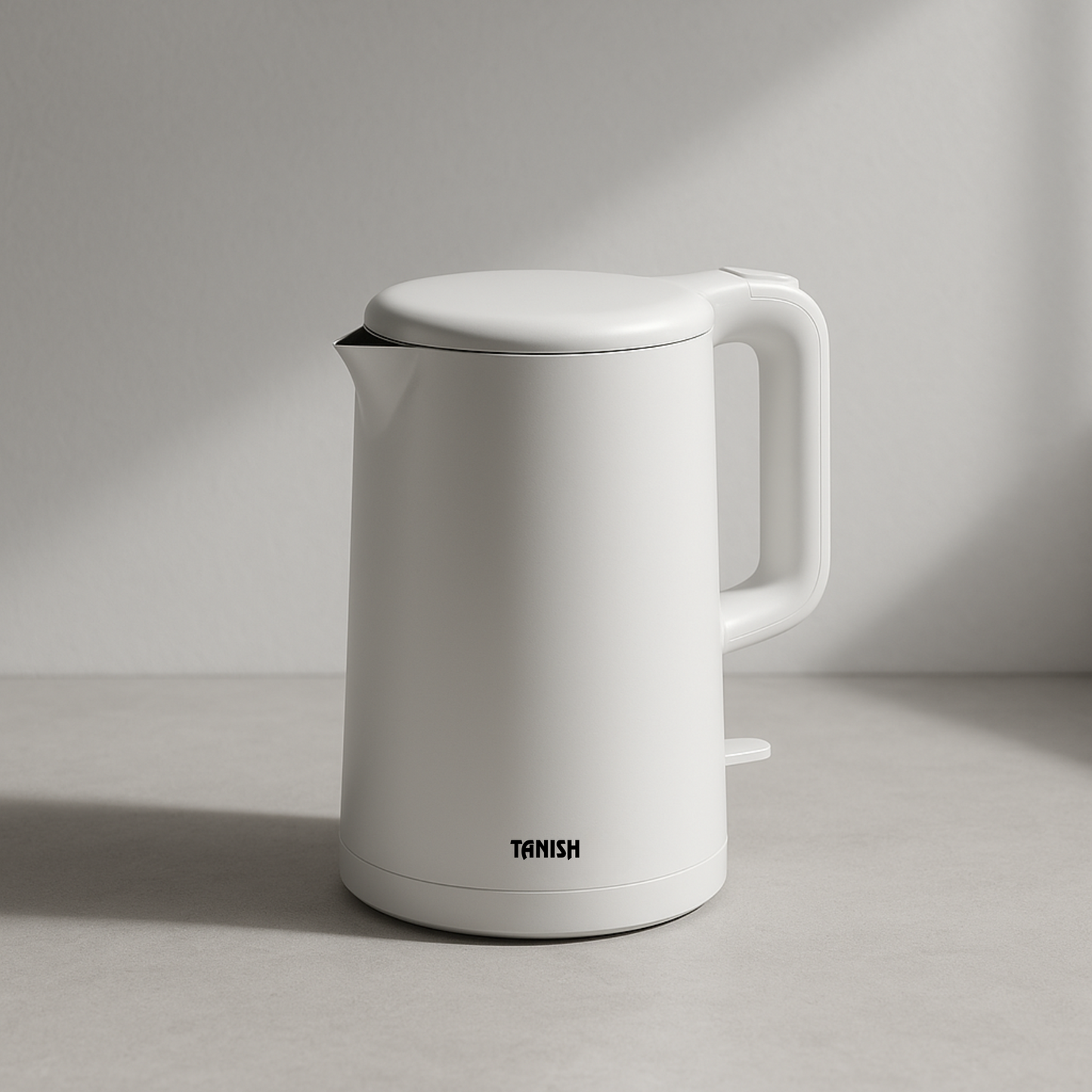 tanish electronics white kettle front image