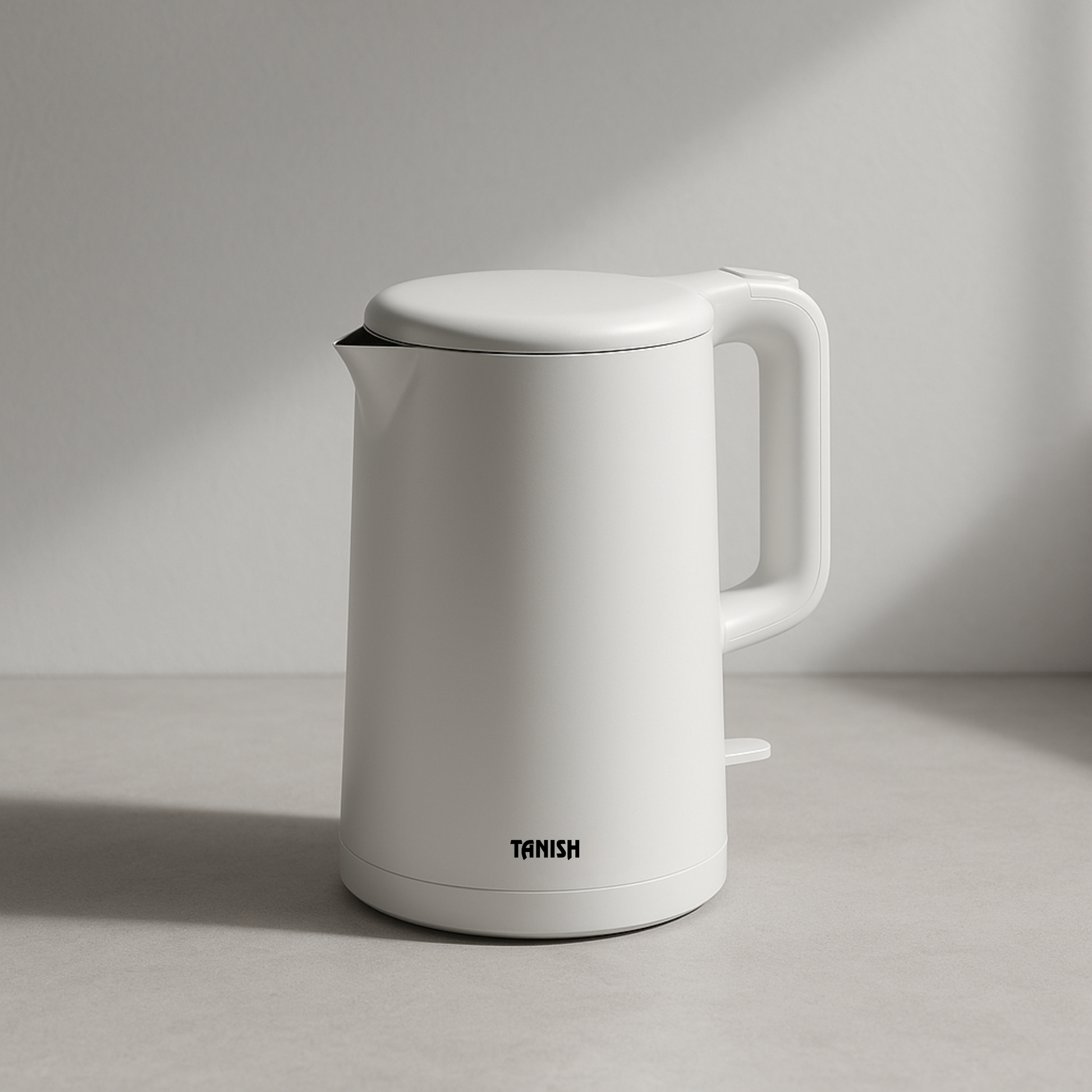 tanish electronics white kettle front image